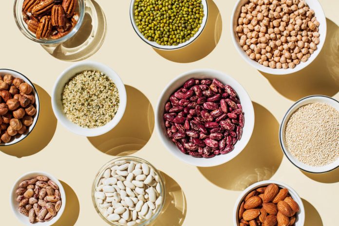 'Fibermaxxing' is dietitian-approved. Here's how to get more of the important nutrient in your diet.