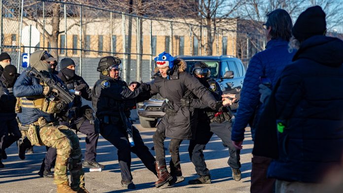 Travelers told to avoid Minneapolis due to 'violent clashes' with immigration authorities