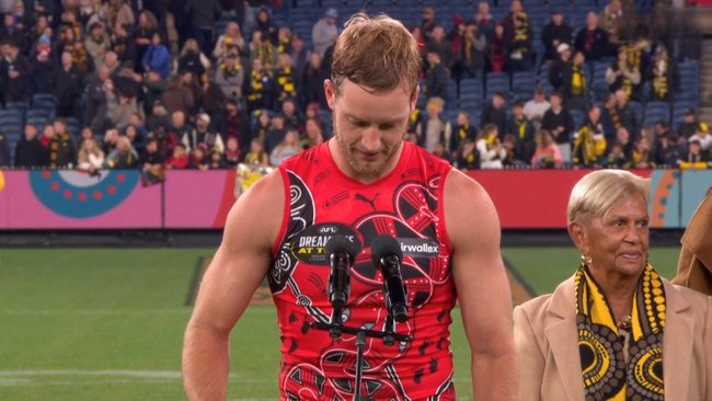 Dejected Darcy Parish accepts Dreamtime at the ‘G Yiooken Award to the boos of Richmond faithful