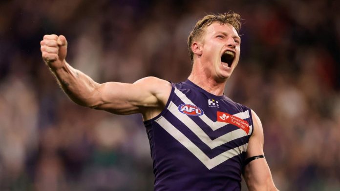 Fremantle ‘onslaught’ overcomes Swans to confirm premiership favouritism: ‘Good luck’