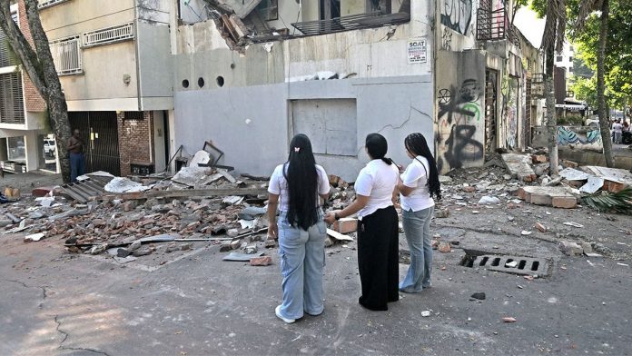 US warns Americans to avoid vacation hot spot amid quake fallout and violent crime